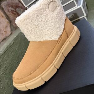 Sorel Women's Explorer Slip On Cozy Boots